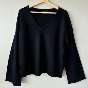 Tahari 100% merino wool sweater large New with tags! Black sweater
